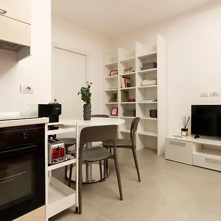 Apartment Santa Tecla Living Parini 9 *